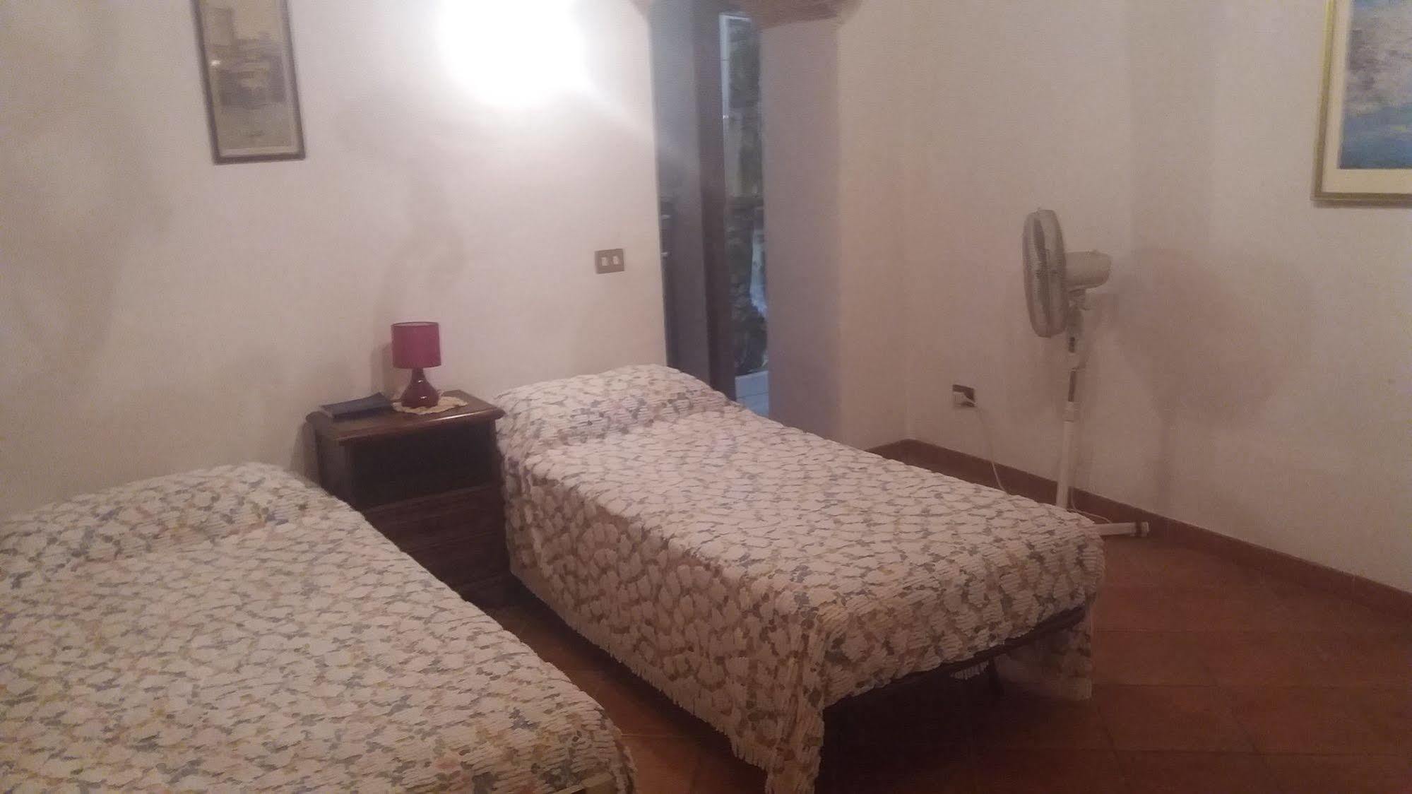 Bed and Breakfast Azzurre Beb Латерина Экстерьер фото